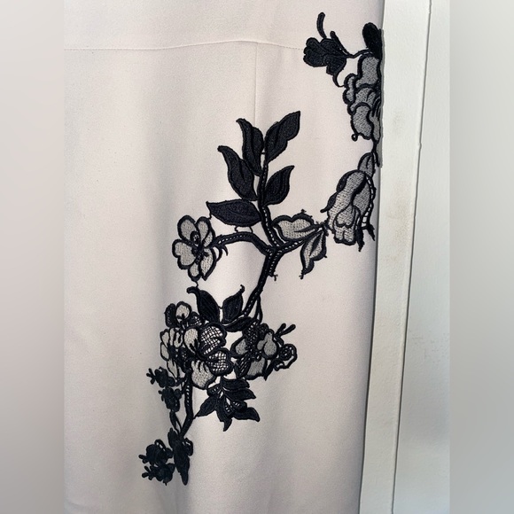 Betsey Johnson Cream and Black Floral Dress S14 - Picture 4 of 5